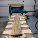 Gabarit pour dégauchir à la raboteuse