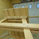 Aucune vis apparente (pour l'oxidation) entaillage des pieds qui reçoivent les doubles traverses hautes et basses boulonnées.