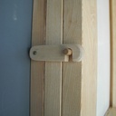 Une table basculante en frêne