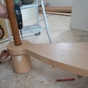 Escalier elicoidale avec main courante en lamellé collée