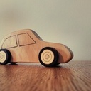 Petite auto en bois