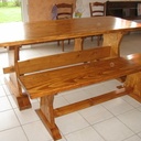 Table avec bancs en sapin