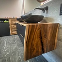 Mobilier de salle de bain et miroirs en noyer