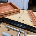 La petite table suturée