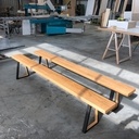 Banc chêne et piétement métal.