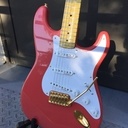 Ma deuxième Guitare: une stratocaster Hank Marvin