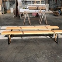 Banc chêne et piétement métal.