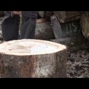 Fendre du bois : technique du bûcheron de Guedelon