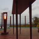 Console Amarante et sa lampe en chutes