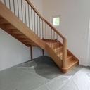 Escalier  avec petit limon courbe massif