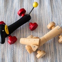 Un teckel à roulettes