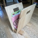 Porte journeaux en chêne.