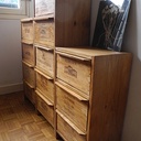 Colonnes de caisses de vin. Upcycling!