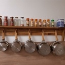 Porte casserolles mural