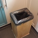 Poubelle de cuisine à sortie automatique