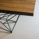 Fabrication d'une table en orme massif sur piètement "graphique"