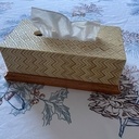 Une boîte à ???… motifs de contreplaqué pour mouchoirs !