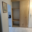 Portes de placard et aménagement en châtaignier