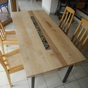 La table aux petits galets