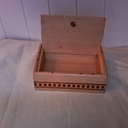 Boîte avec incrustation