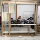 Bibliothèque en bois et MDF