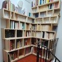 Bibliothèque d'angle en frêne