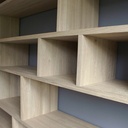 Bibliothèque ouverte en chêne massif brossé