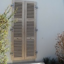 Volets à persienne en chataigner