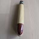 Opinel en buis et mélange de bois