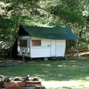 Le tarpavane: un tarp pour abriter la caravane