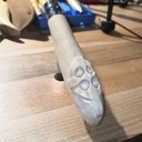 Une croix celtique et un couteau