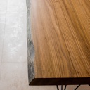 Fabrication d'une table en orme massif sur piètement "graphique"