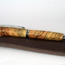 Stylo plume en hetre echauffé