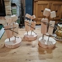 Petits couples fait de bois et de clous