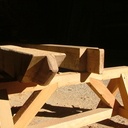 Tenon, (à gauche) et tenon passant