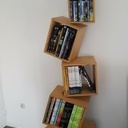 Bibliothèque en équilibre (design de Alejandro Gomez)