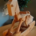 Youkoulélé, le cheval à bascule