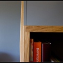 détail de l'assemblage de l'étagère caisson