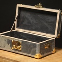 Malle de "poupée"  en feuille de pierre