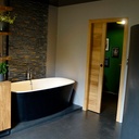 Enssemble de salle de bain avec c'est porte en chene massif.