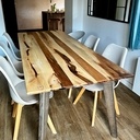 Table de repas en noyer et frêne