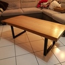 Table basse en châtaigner avec pieds en métal