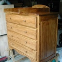 Lit de bébé et commode