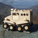 Un véhicule quatre quatre.