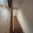 Escalier à l’anglaise à une volée droite balancée en pied et en tête.