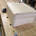 Petit coffret en bois et queues d'arondes