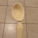 Une cuillère en noyer.