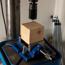 Lampe en cube de palettes