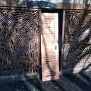 Persienne aux outils à main