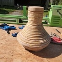 Lampe sur pied tournée; CP/Châtaigner